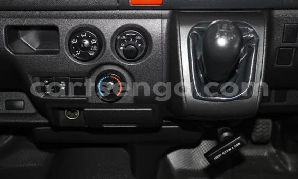 Nunua Ilio tumika Toyota Hiace White Gari ndani ya Manzini nchini Manzini Nunua Ilio tumika Toyota Hiace White Gari ndani ya Manzini nchini Manzini