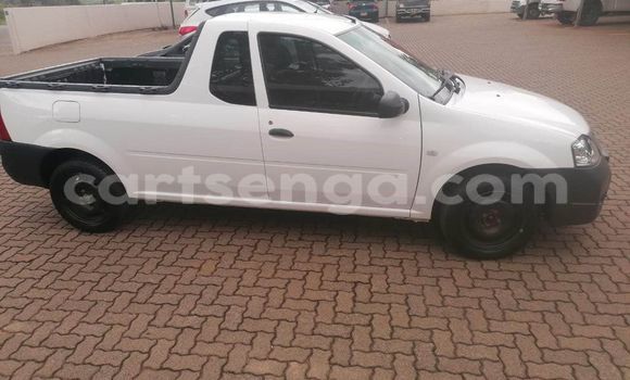 Nunua Ilio tumika Nissan NP 300 White Gari ndani ya Kwaluseni nchini Manzini Nunua Ilio tumika Nissan NP 300 White Gari ndani ya Kwaluseni nchini Manzini