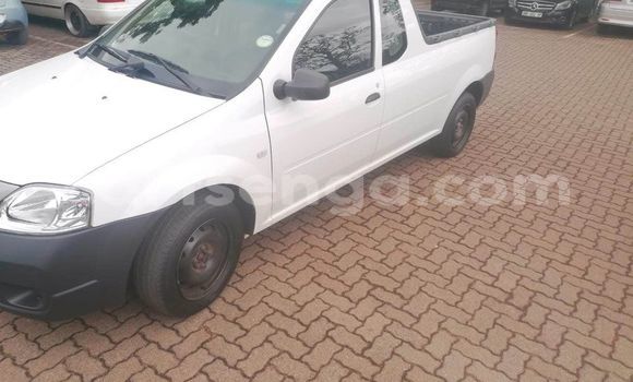 Nunua Ilio tumika Nissan NP 300 White Gari ndani ya Kwaluseni nchini Manzini Nunua Ilio tumika Nissan NP 300 White Gari ndani ya Kwaluseni nchini Manzini