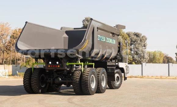 Acheter Occasion Utilitaire Caterpillar 120 Noir à Mbabane, Manzini Acheter Occasion Utilitaire Caterpillar 120 Noir à Mbabane, Manzini