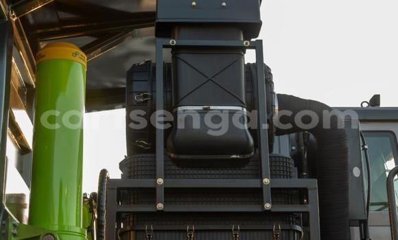 Acheter Occasion Utilitaire Caterpillar 120 Noir à Mbabane, Manzini Acheter Occasion Utilitaire Caterpillar 120 Noir à Mbabane, Manzini