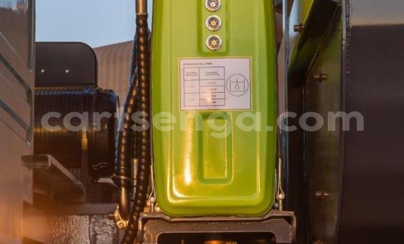 Acheter Occasion Utilitaire Caterpillar 120 Noir à Mbabane, Manzini Acheter Occasion Utilitaire Caterpillar 120 Noir à Mbabane, Manzini