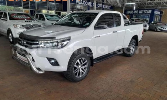 Buy Used Toyota Hilux White Car in Mbabane in Manzini Buy Used Toyota Hilux White Car in Mbabane in Manzini