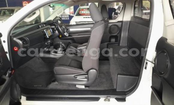 Buy Used Toyota Hilux White Car in Mbabane in Manzini Buy Used Toyota Hilux White Car in Mbabane in Manzini