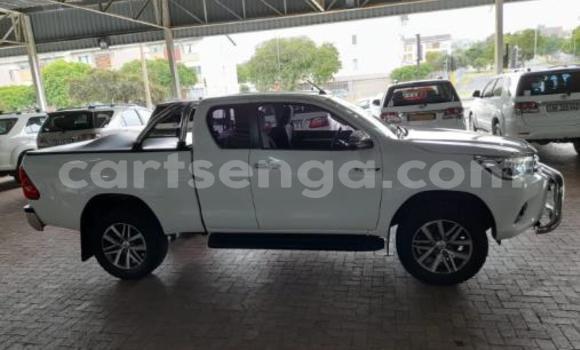 Buy Used Toyota Hilux White Car in Mbabane in Manzini Buy Used Toyota Hilux White Car in Mbabane in Manzini