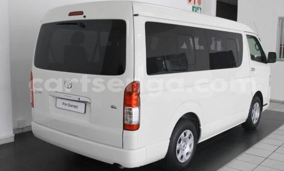 Nunua Ilio tumika Toyota Hiace White Gari ndani ya Manzini nchini Manzini Nunua Ilio tumika Toyota Hiace White Gari ndani ya Manzini nchini Manzini