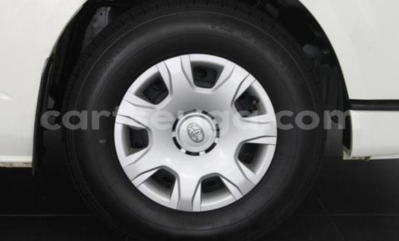 Nunua Ilio tumika Toyota Hiace White Gari ndani ya Manzini nchini Manzini Nunua Ilio tumika Toyota Hiace White Gari ndani ya Manzini nchini Manzini