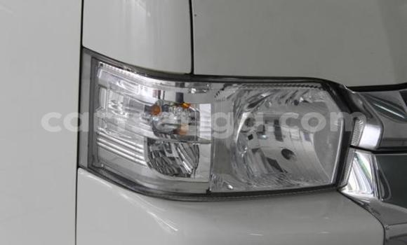 Nunua Ilio tumika Toyota Hiace White Gari ndani ya Manzini nchini Manzini Nunua Ilio tumika Toyota Hiace White Gari ndani ya Manzini nchini Manzini
