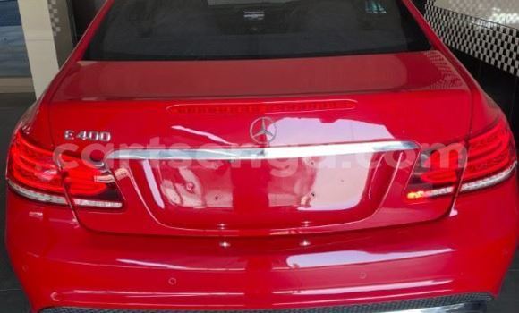 Acheter Occasion Voiture Mercedes-Benz E-Classe Rouge à Mbabane, Manzini
