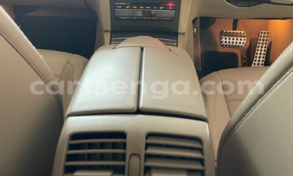 Acheter Occasion Voiture Mercedes-Benz E-Classe Rouge à Mbabane, Manzini Acheter Occasion Voiture Mercedes-Benz E-Classe Rouge à Mbabane, Manzini