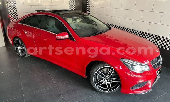 Acheter Occasion Voiture Mercedes-Benz E-Classe Rouge à Mbabane, Manzini Acheter Occasion Voiture Mercedes-Benz E-Classe Rouge à Mbabane, Manzini