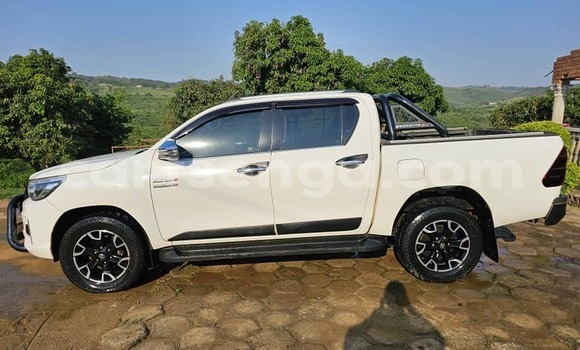 Acheter Occasion Voiture Toyota Hilux Blanc à Hlatikulu, Shiselweni District Acheter Occasion Voiture Toyota Hilux Blanc à Hlatikulu, Shiselweni District