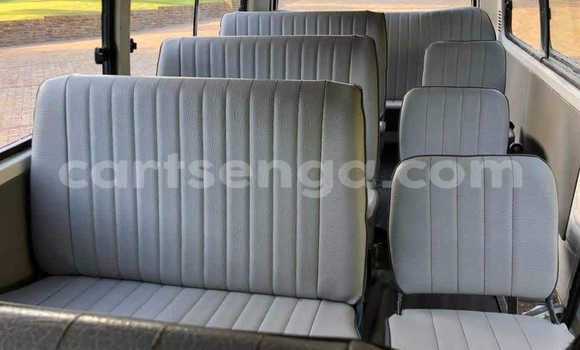 Buy Used Toyota Hiace Silver Car in Mbabane in Manzini Buy Used Toyota Hiace Silver Car in Mbabane in Manzini