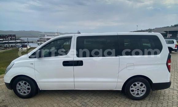 Acheter Occasion Voiture Hyundai H1 Blanc à Mbabane, Manzini Acheter Occasion Voiture Hyundai H1 Blanc à Mbabane, Manzini