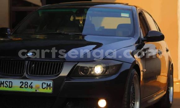 Nunua Ilio tumika BMW 3200 Black Gari ndani ya Bulembu nchini Hhohho