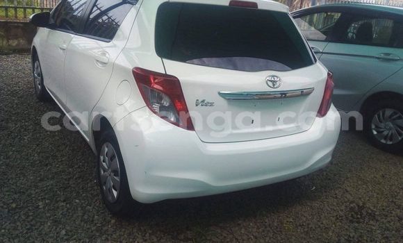 Nunua Ilio tumika Toyota Vitz White Gari ndani ya Ezulwini nchini Hhohho Nunua Ilio tumika Toyota Vitz White Gari ndani ya Ezulwini nchini Hhohho