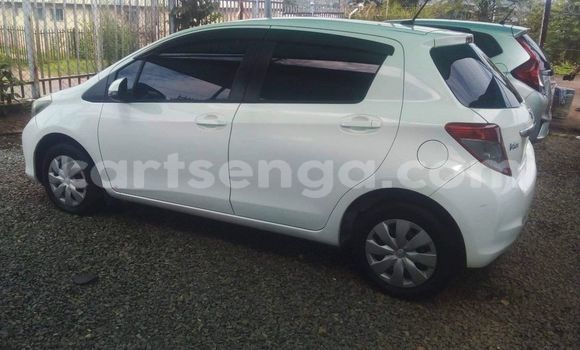 Nunua Ilio tumika Toyota Vitz White Gari ndani ya Ezulwini nchini Hhohho Nunua Ilio tumika Toyota Vitz White Gari ndani ya Ezulwini nchini Hhohho