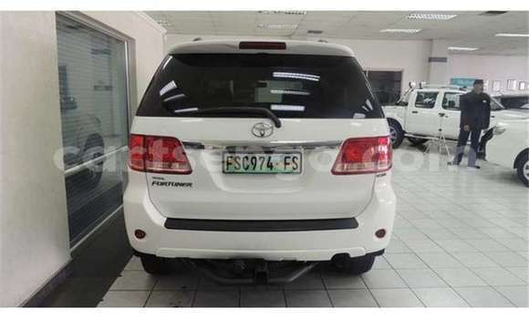 Buy Used Toyota Fortuner White Car in Ezulwini in Hhohho Buy Used Toyota Fortuner White Car in Ezulwini in Hhohho