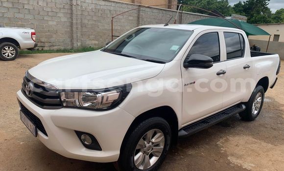 Buy Used Toyota Hilux White Car in Ezulwini in Hhohho