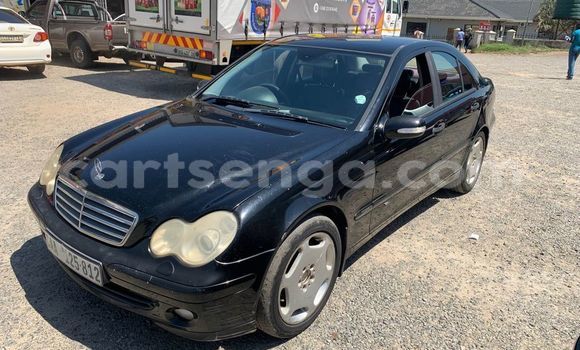 Nunua Ilio tumika Mercedes-Benz C-Classe Black Gari ndani ya Bulembu nchini Hhohho Nunua Ilio tumika Mercedes-Benz C-Classe Black Gari ndani ya Bulembu nchini Hhohho