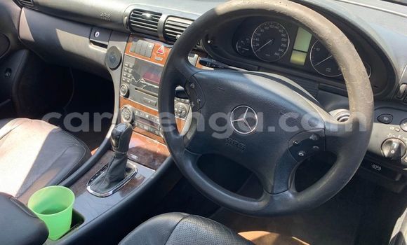 Nunua Ilio tumika Mercedes-Benz C-Classe Black Gari ndani ya Bulembu nchini Hhohho Nunua Ilio tumika Mercedes-Benz C-Classe Black Gari ndani ya Bulembu nchini Hhohho