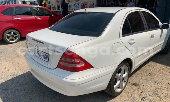 Nunua Ilio tumika Mercedes-Benz C-Classe White Gari ndani ya Hluti nchini Wilaya ya Shiselweni Nunua Ilio tumika Mercedes-Benz C-Classe White Gari ndani ya Hluti nchini Wilaya ya Shiselweni