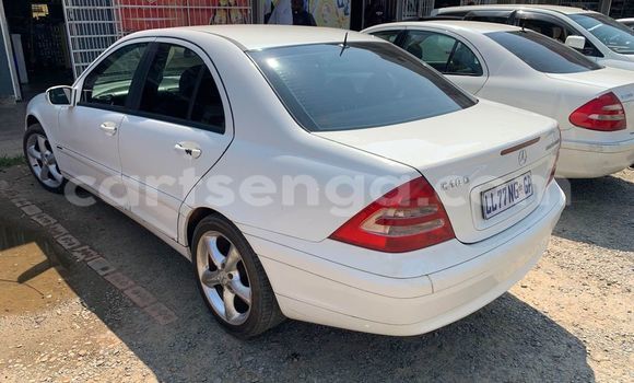 Nunua Ilio tumika Mercedes-Benz C-Classe White Gari ndani ya Hluti nchini Wilaya ya Shiselweni Nunua Ilio tumika Mercedes-Benz C-Classe White Gari ndani ya Hluti nchini Wilaya ya Shiselweni