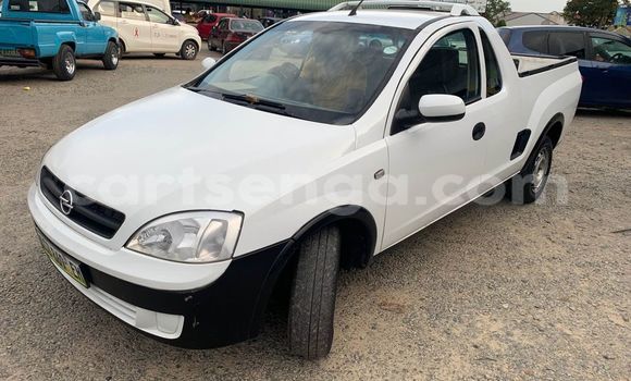 Nunua Ilio tumika Toyota Corsa White Gari ndani ya Ezulwini nchini Hhohho
