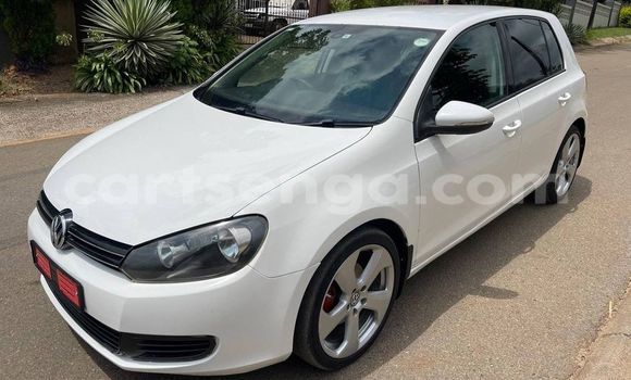 Buy Used Volkswagen Golf White Car in Hlatikulu in Shiselweni District Buy Used Volkswagen Golf White Car in Hlatikulu in Shiselweni District