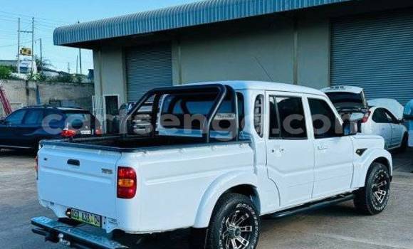 Nunua Ilio tumika Mahindra Commander White Gari ndani ya Ezulwini nchini Hhohho Nunua Ilio tumika Mahindra Commander White Gari ndani ya Ezulwini nchini Hhohho