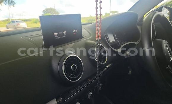 Nunua Ilio tumika Audi A4 Black Gari ndani ya Hluti nchini Wilaya ya Shiselweni Nunua Ilio tumika Audi A4 Black Gari ndani ya Hluti nchini Wilaya ya Shiselweni