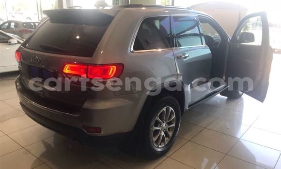 Buy Used Jeep Grand Cherokee Silver Car in Ezulwini in Hhohho Buy Used Jeep Grand Cherokee Silver Car in Ezulwini in Hhohho