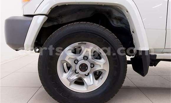 Buy Used Toyota Land Cruiser White Car in Ezulwini in Hhohho Buy Used Toyota Land Cruiser White Car in Ezulwini in Hhohho