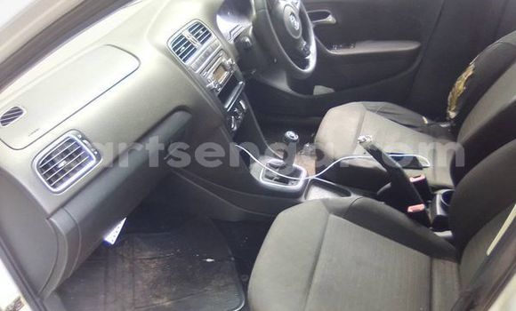 Nunua Ilio tumika Volkswagen Polo White Gari ndani ya Kwaluseni nchini Manzini