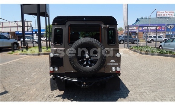 Buy Used Land Rover Defender Brown Car in Ezulwini in Hhohho Buy Used Land Rover Defender Brown Car in Ezulwini in Hhohho