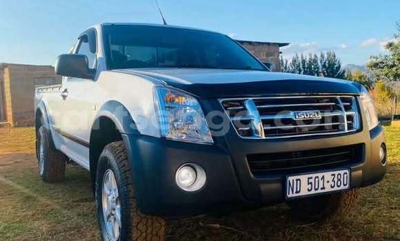 Nunua Ilio tumika Isuzu KB White Gari ndani ya Mbabane nchini Manzini