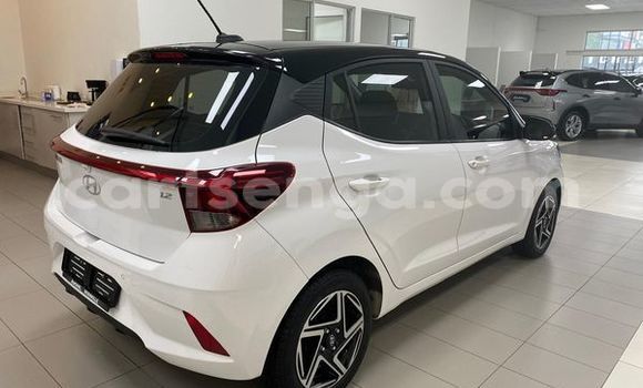 Buy Used Hyundai i10 White Car in Mbabane in Manzini Buy Used Hyundai i10 White Car in Mbabane in Manzini