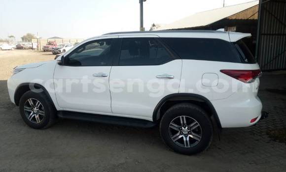 Buy Used Toyota Fortuner White Car in Lobamba in Manzini Buy Used Toyota Fortuner White Car in Lobamba in Manzini