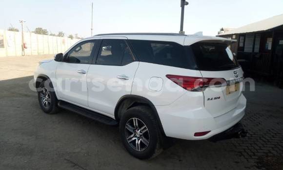 Buy Used Toyota Fortuner White Car in Lobamba in Manzini Buy Used Toyota Fortuner White Car in Lobamba in Manzini