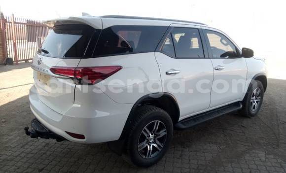 Buy Used Toyota Fortuner White Car in Lobamba in Manzini Buy Used Toyota Fortuner White Car in Lobamba in Manzini