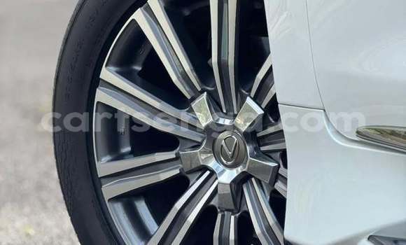 Nunua Ilio tumika Lexus LX White Gari ndani ya Manzini nchini Manzini Nunua Ilio tumika Lexus LX White Gari ndani ya Manzini nchini Manzini