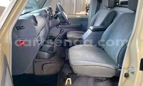 Nunua Ilio tumika Toyota Land Cruiser Beige Gari ndani ya Manzini nchini Manzini Nunua Ilio tumika Toyota Land Cruiser Beige Gari ndani ya Manzini nchini Manzini