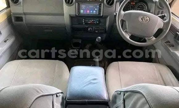 Nunua Ilio tumika Toyota Land Cruiser Beige Gari ndani ya Manzini nchini Manzini Nunua Ilio tumika Toyota Land Cruiser Beige Gari ndani ya Manzini nchini Manzini