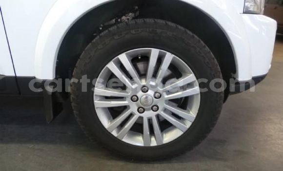 Buy Used Land Rover Discovery White Car in Manzini in Manzini Buy Used Land Rover Discovery White Car in Manzini in Manzini
