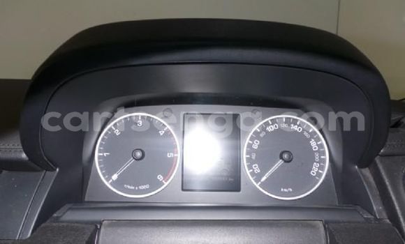 Buy Used Land Rover Discovery White Car in Manzini in Manzini Buy Used Land Rover Discovery White Car in Manzini in Manzini