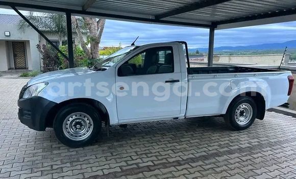 Buy Used Isuzu D–MAX White Car in Mbabane in Manzini Buy Used Isuzu D–MAX White Car in Mbabane in Manzini