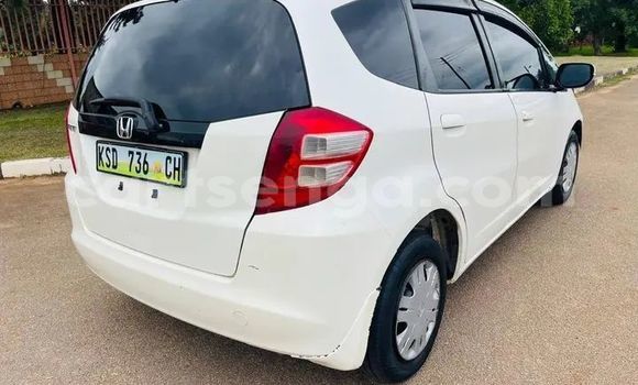 Buy Used Honda FIT White Car in Mbabane in Manzini Buy Used Honda FIT White Car in Mbabane in Manzini