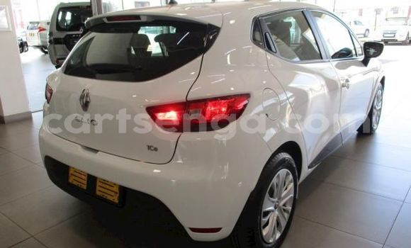 Buy Used Renault Clio White Car in Manzini in Manzini Buy Used Renault Clio White Car in Manzini in Manzini