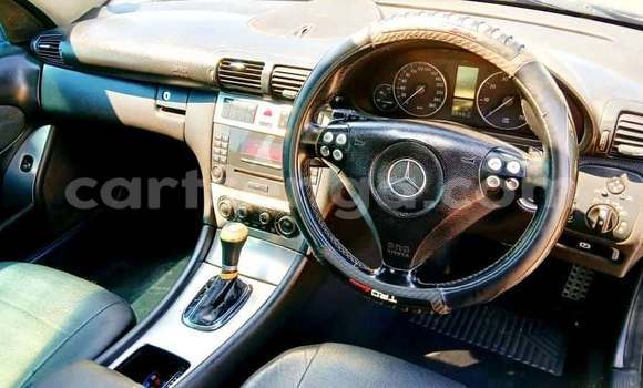 Nunua Ilio tumika Mercedes‒Benz C–Class Blue Gari ndani ya Manzini nchini Manzini Nunua Ilio tumika Mercedes‒Benz C–Class Blue Gari ndani ya Manzini nchini Manzini