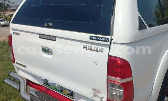 Nunua Ilio tumika Toyota Hilux White Gari ndani ya Manzini nchini Manzini Nunua Ilio tumika Toyota Hilux White Gari ndani ya Manzini nchini Manzini